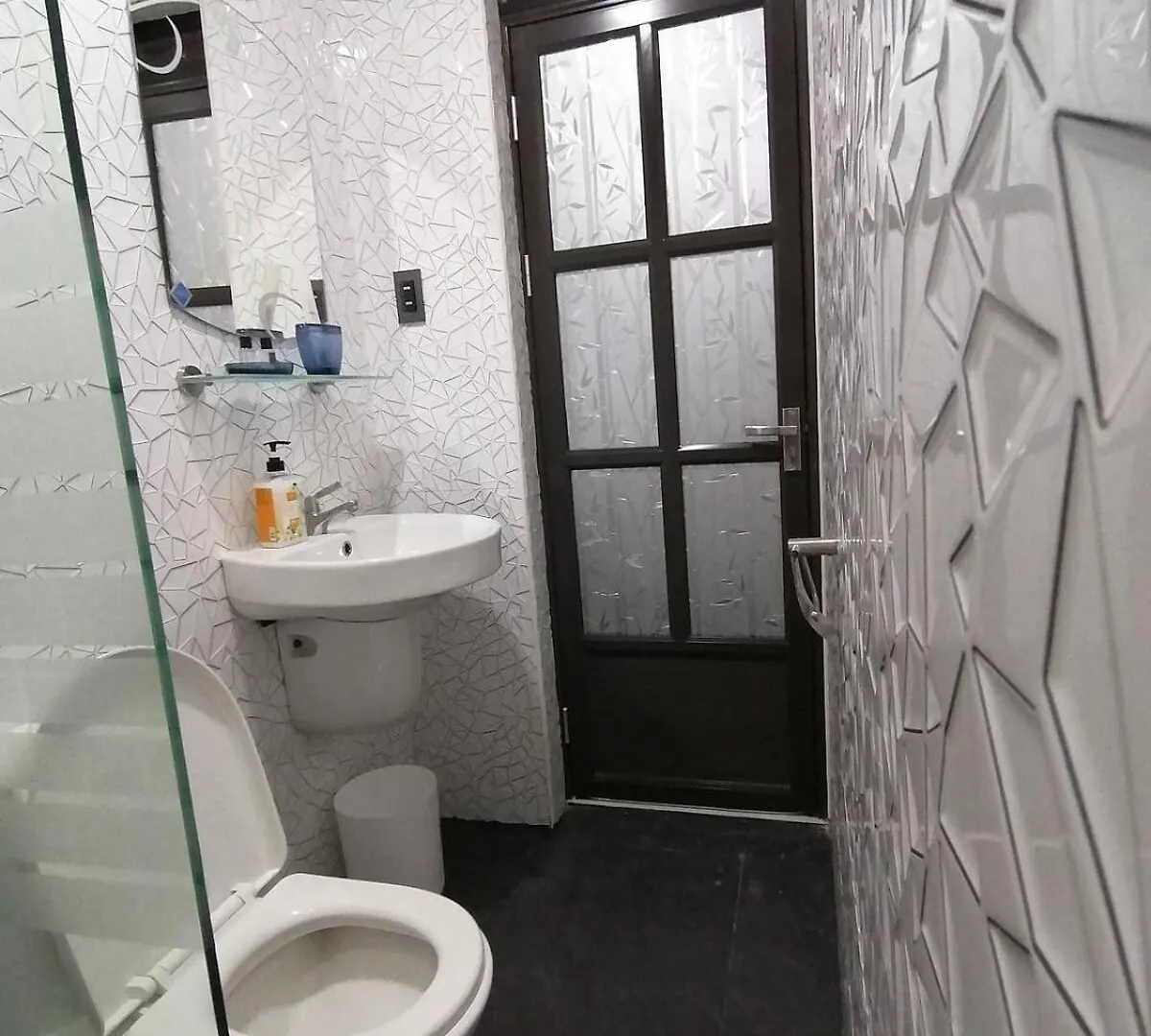 Apartment Spacious & Cozy 1-Bedroom, Sleeps 2-4 Manila